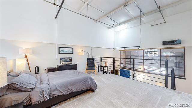 Building Photo - 3377 Blake St