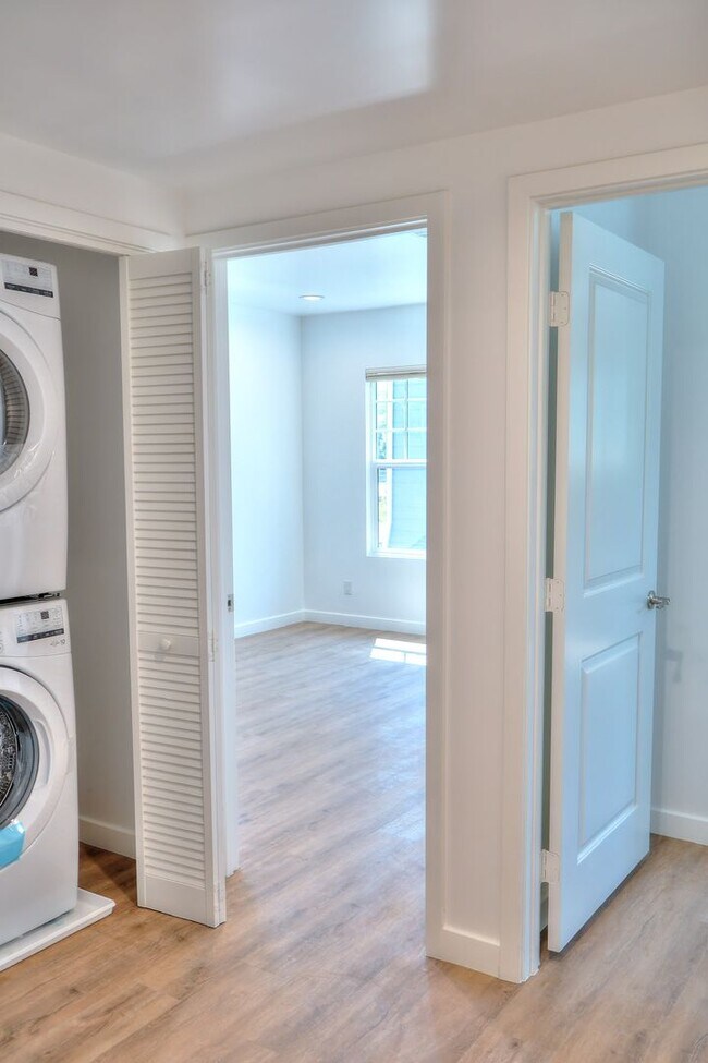 Building Photo - Available Now Brand New 4 Bedroom/5 Bath T...