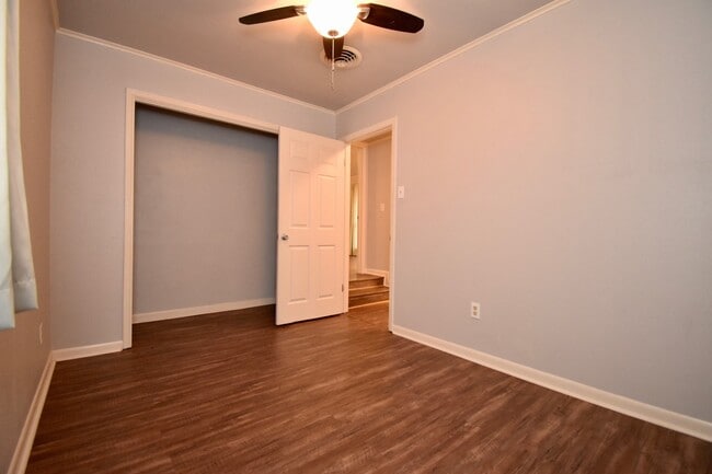 Building Photo - Spacious 4 bedroom 3 bathroom home with large yard and 2 car garage