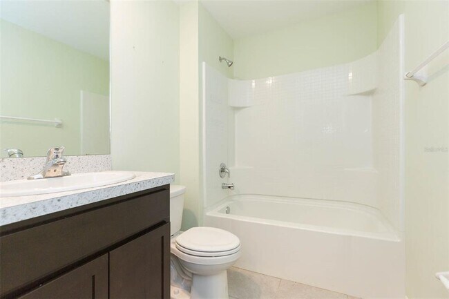 Building Photo - 5358 Woodridge Ln