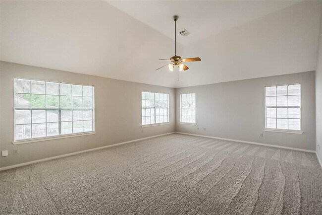 Building Photo - 10218 Hedge Way Dr