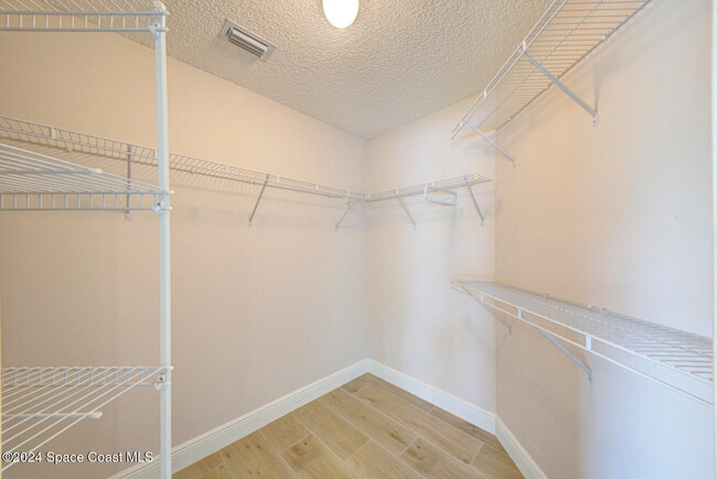 Building Photo - 1085 Sedgewood Cir