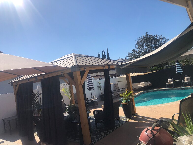 Building Photo - 9312 Dempster Dr