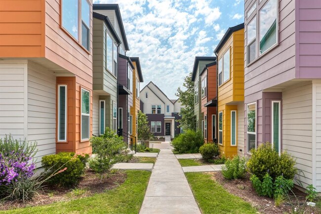 Building Photo - 4340 Attra St