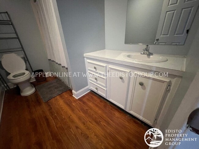 Building Photo - Spacious 2-Bedroom Country Home with Expan...