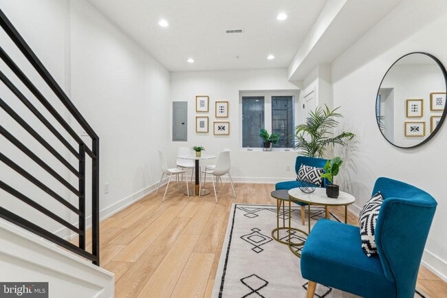 Building Photo - 1106 N Bodine St