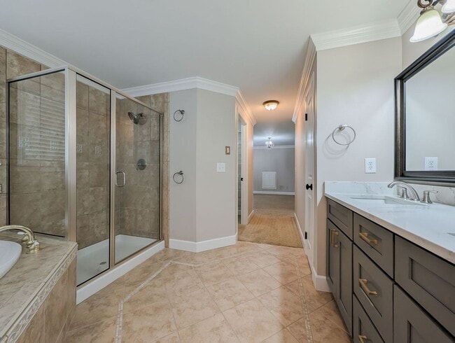 Building Photo - Modern and Elegant 3 Bed 2.5 Bath Home Featuring Luxury Finishes & 3-Car Garage!
