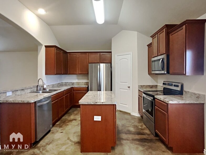 Building Photo - 7201 Mistletoe Trail