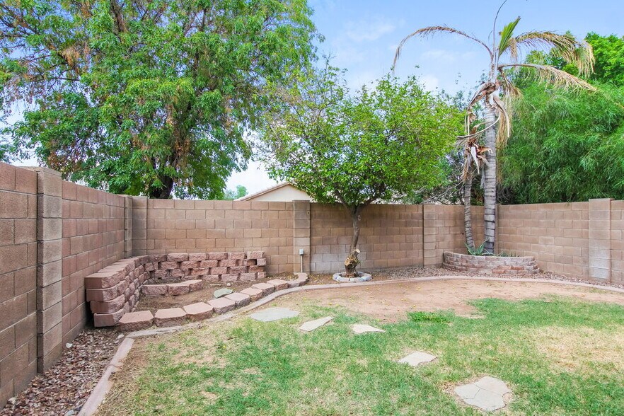 Building Photo - 3528 W Chama Dr