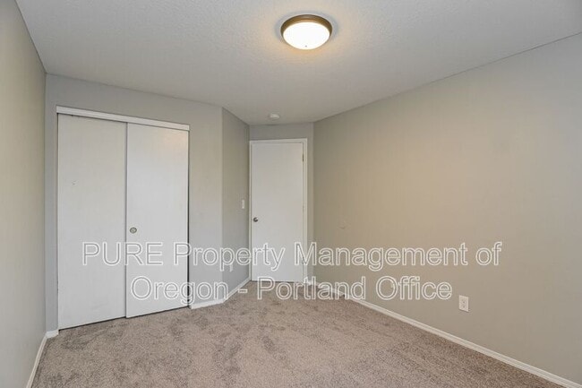 Building Photo - 16106 SE Caruthers St