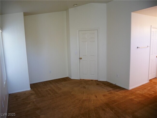 Building Photo - 2313 Avery Dr