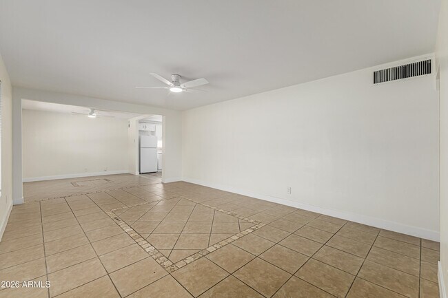 Building Photo - 5620 N 19th Ave