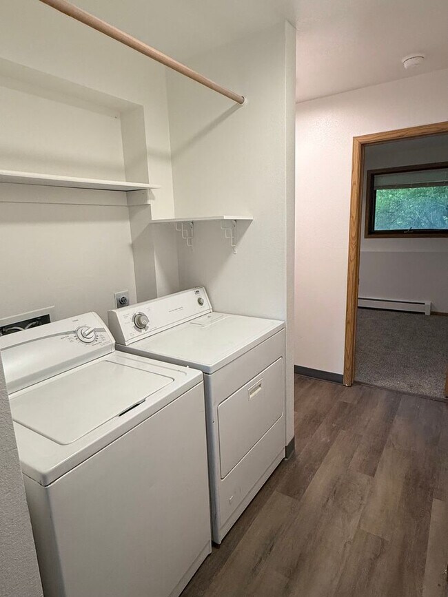 Building Photo - West Anchorage | 3BR 2.5BA | Garage | Pets...