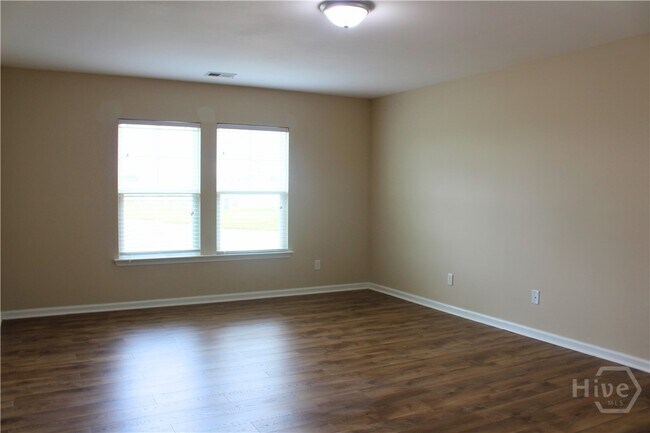 Building Photo - 216 Lake Pointe Dr