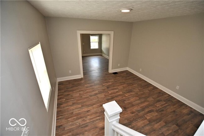 Building Photo - 845 N Rural St