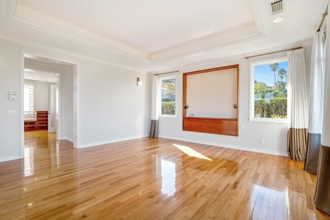 Building Photo - 1865 Soledad Ave