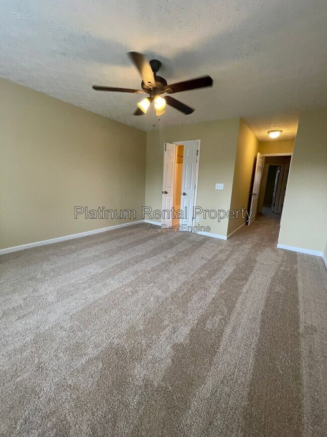 Building Photo - 810 Camelon Ct