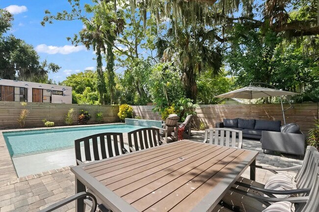 Building Photo - 76 Sanford St