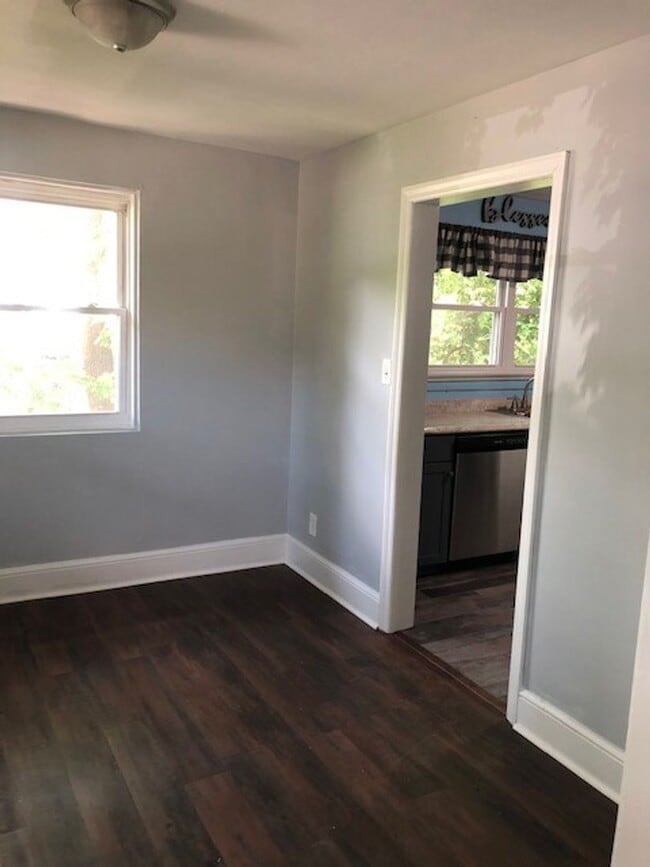 Building Photo - 4 BEDROOM/ 1.5 BATH READY THIS JULY!