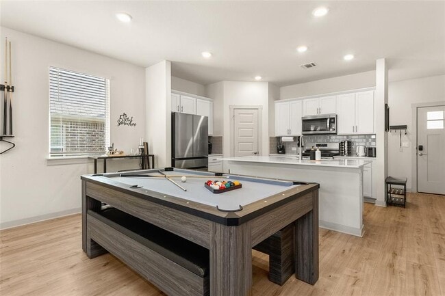 Building Photo - 10513 Defender Trl