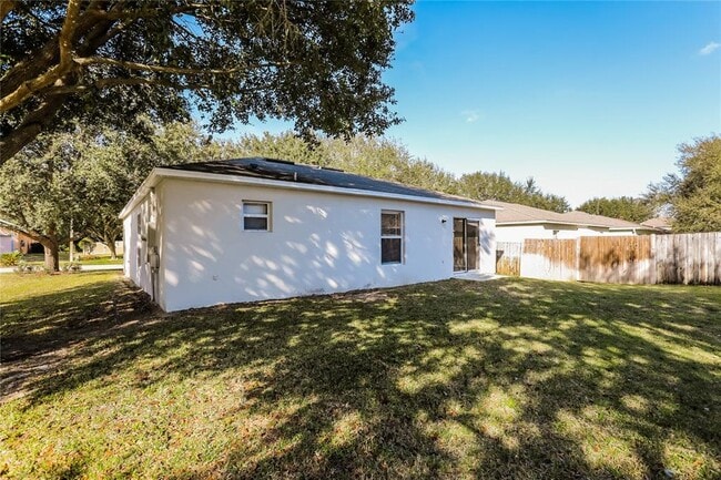 Building Photo - 977 Vanderbilt Dr