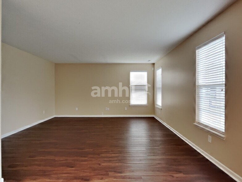 Building Photo - 760 Harvest Ridge Dr