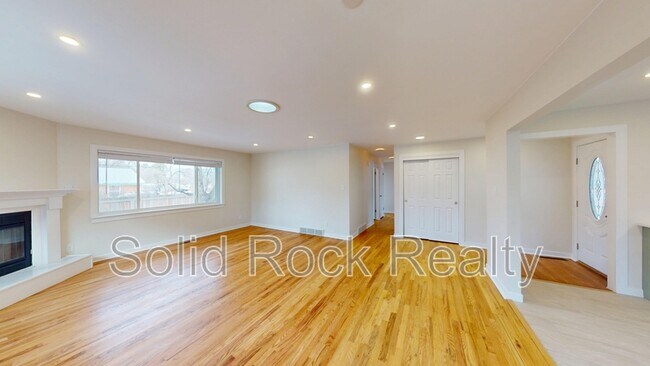 Building Photo - 1810 Yuma St