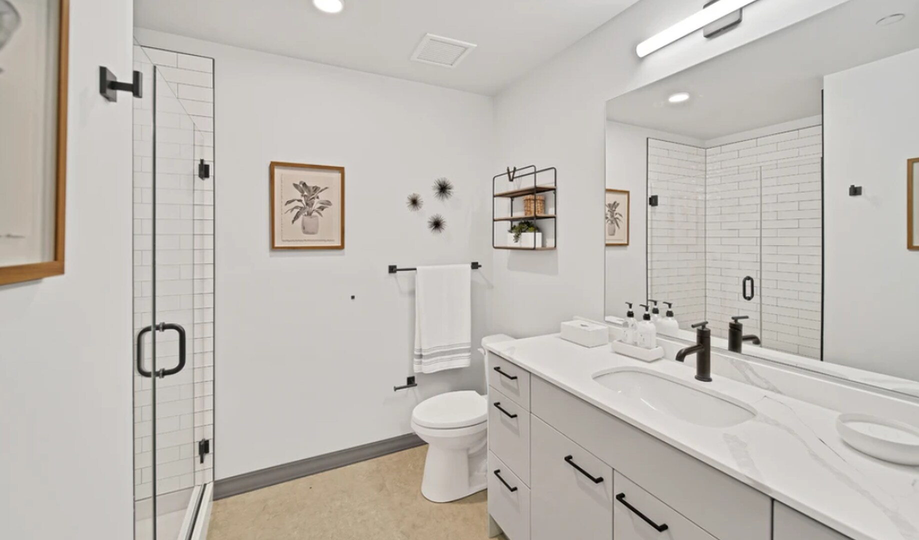 Building Photo - 2141 N Elston Ave