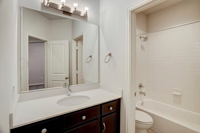 Building Photo - 3413 Omega St