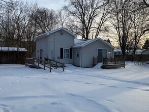 Building Photo - 2417 Fairmount Pkwy