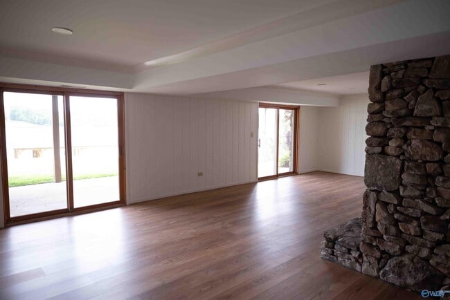 Building Photo - 418 Riverton Dr