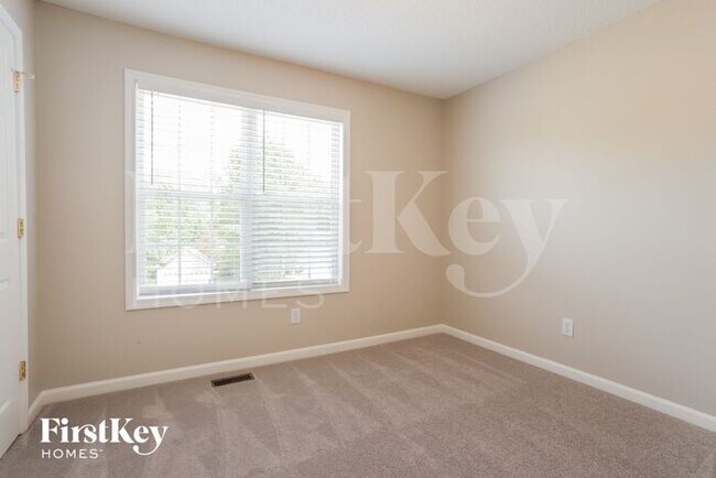 Building Photo - 167 Roman Dr
