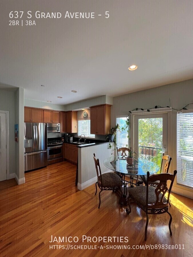 Building Photo - 637 S Grand Ave