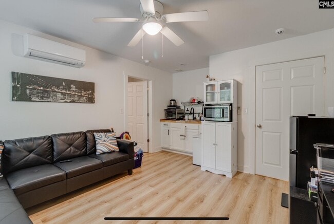 Kitchenette - 3308 Keenan Dr