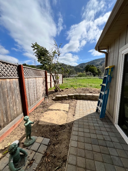 Building Photo - 8360 V M