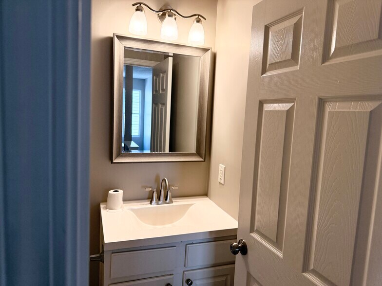 Building Photo - 4442 Snowcrest Ln