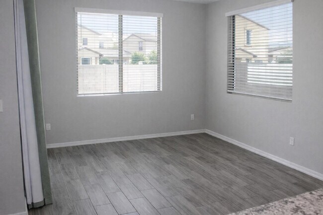 Building Photo - 35966 W Santa Monica Ave