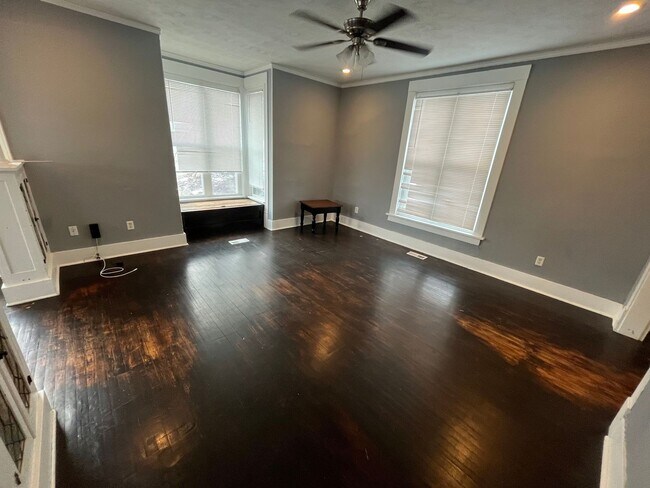 Building Photo - 1512 Main St