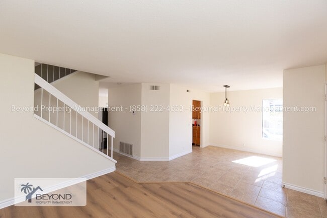 Building Photo - *** HIGHLY DESIRED 3BED/2.5BATH  HILLSBORO...