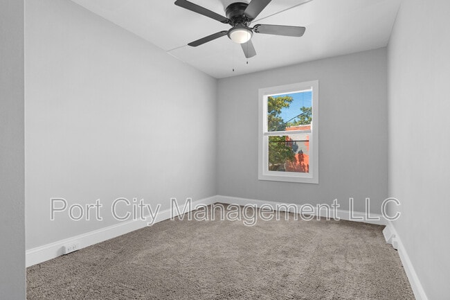 Building Photo - 1416 N Milton Ave
