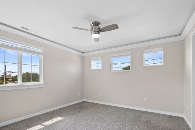 Building Photo - Introducing a Stunning 3 bedroom New Duple...