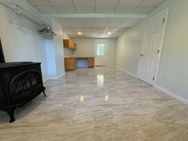 Building Photo - 53 Back River Rd