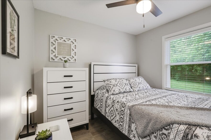 Middle Bedroom #2 - 1001 N Coler Ave