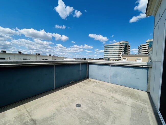 Building Photo - 4159 Rush St