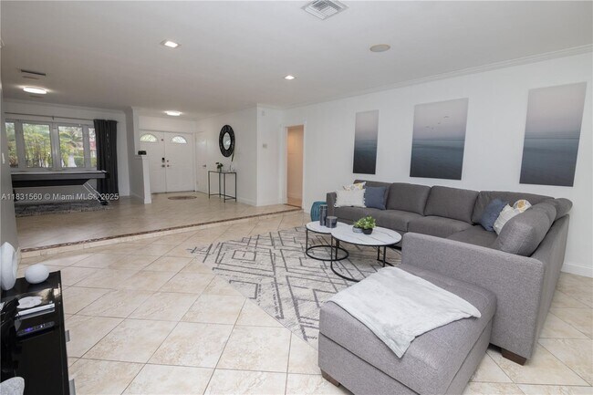 Building Photo - 413 Tamarind Dr