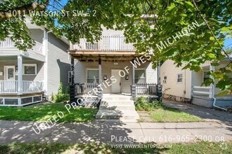 Building Photo - Available Now | Modern 3 Bedroom 1 Bath Ap...