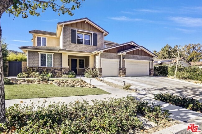 Building Photo - 577 Comet Ave