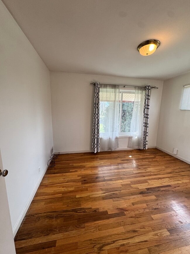 Building Photo - 2 Bed, 2 Bath Home