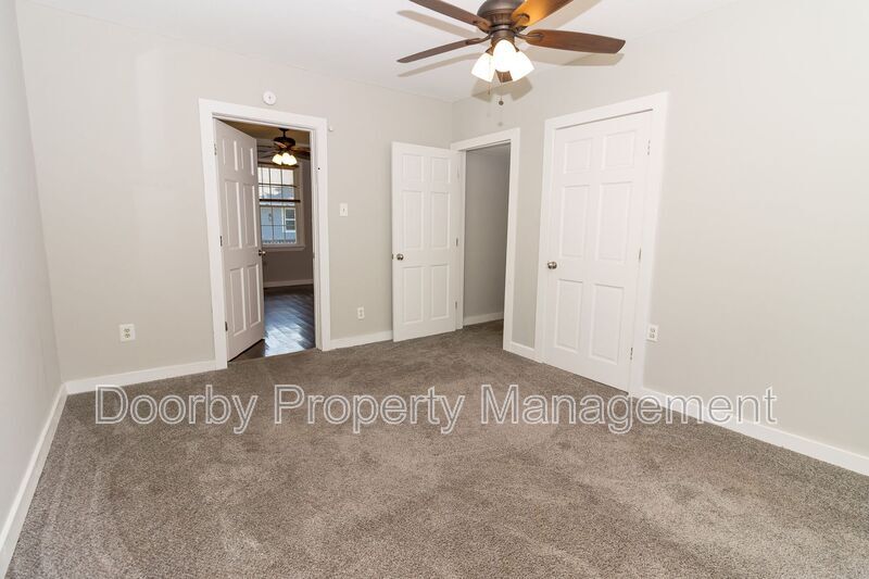 Building Photo - 3498 Crompton St