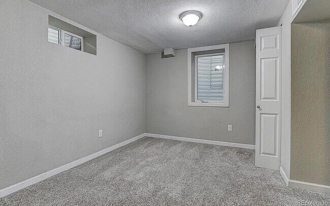 Building Photo - 815 S Eliot St